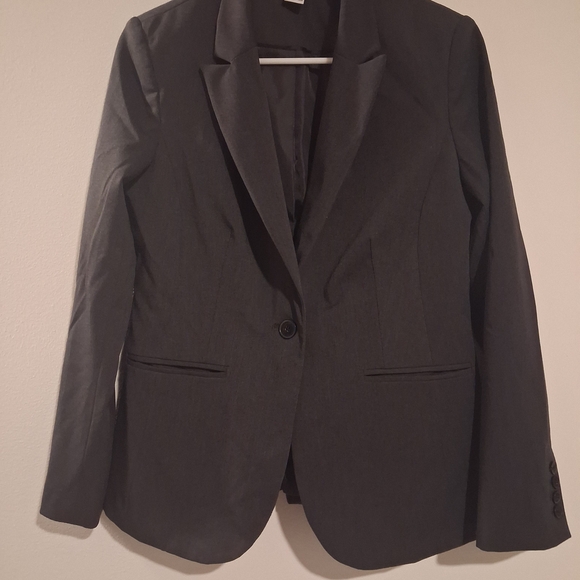 Liz Claiborne Dark Gray Suit Jacket/Skirt Size 6 And 8 - Picture 3 of 9